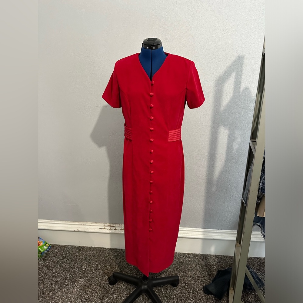 Vintage Chads place red dress with 15 beautiful buttons down the front size 12